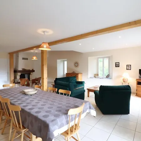 Maison De Caractere Isolee Au Coeur Des Volcans D'auvergne, 4 Pers, Terrasse, Jardin, Cheminee, Wi-fi - Fr-1-742-507 *