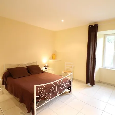 度假居 Maison De Caractere Isolee Au Coeur Des Volcans D'auvergne, 4 Pers, Terrasse, Jardin, Cheminee, Wi-fi - Fr-1-742-507 Saint-Clément