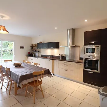度假居 Maison De Caractere Isolee Au Coeur Des Volcans D'auvergne, 4 Pers, Terrasse, Jardin, Cheminee, Wi-fi - Fr-1-742-507