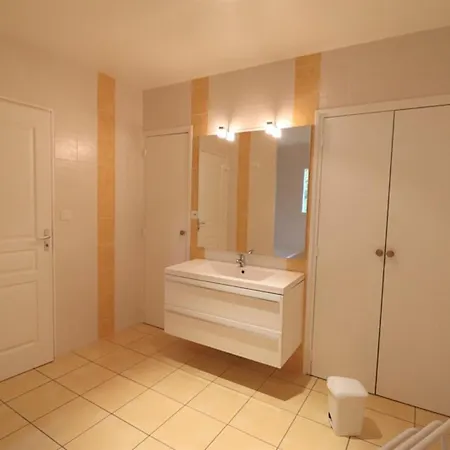 度假居 Maison De Caractere Isolee Au Coeur Des Volcans D'auvergne, 4 Pers, Terrasse, Jardin, Cheminee, Wi-fi - Fr-1-742-507